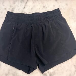 Atheta Girls Heart The Hustle 2.5 short - size 8-10